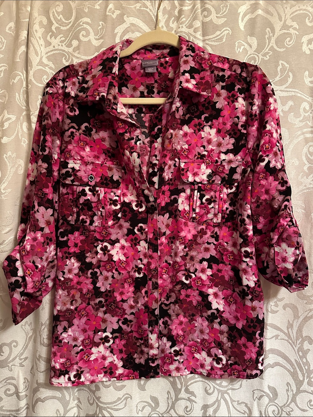 Laura Scott Pink Floral Button-Front Shirt
